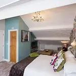 Guest house 1863 Restaurant With Pooley Bridge