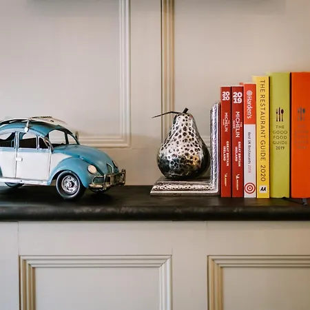 1863 Restaurant With 4*