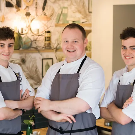 1863 Restaurant With 4*