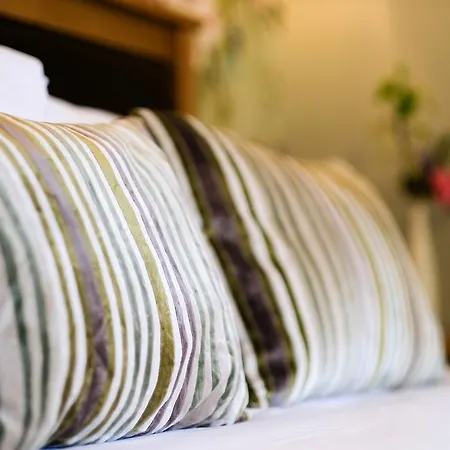 Guest house 1863 Restaurant With Pooley Bridge