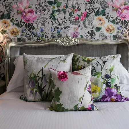 1863 Restaurant With 4*