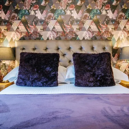 1863 Restaurant With