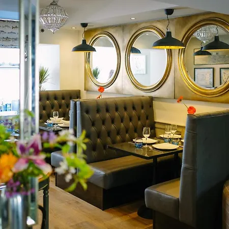 1863 Restaurant With 4* 풀리 브리지